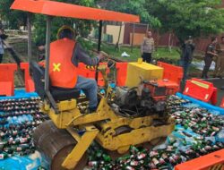 Polres Kukar Musnahkan Ribuan Botol Miras dan Ratusan Gram Narkoba Jelang Tahun Baru