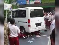 Mobil MBG Tabrak Siswa SDN Kalibaru 01, 20 Korban Alami Luka-Luka