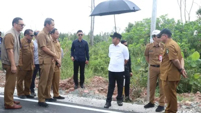 Gubernur Kaltim Sebut Masih Ada Tumpang Tindih Penataan PJUTS dan Tiang PLN