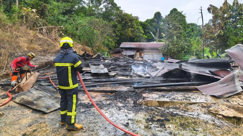 Lengah Tinggalkan Kompor Menyala, Satu Rumah di Maluhu Hangus Terbakar