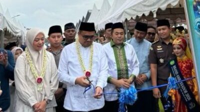 Bupati Kukar Buka Pasar Ramadan Tenggarong 2026 di Tangga Arung Square