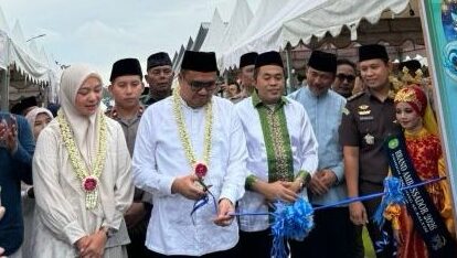 Bupati Kukar Buka Pasar Ramadan Tenggarong 2026 di Tangga Arung Square