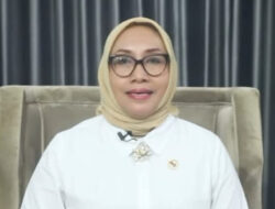 Menteri PPPA Minta Maaf Terkait Usul Gerbong KRL Khusus Perempuan Dipindah ke Tengah