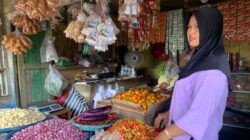 Harga Plastik Melonjak Akibat Konflik, Pedagang di Tenggarong Menjerit