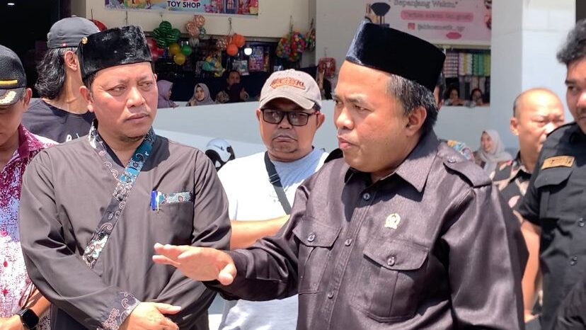 Ketua DPRD Kukar Minta Parkir Gratis dan Akses Pasar Tangga Arung Dipermudah