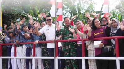 16 Hari Dibangun, Jembatan Garuda Putus Isolasi Warga Handil Bakti