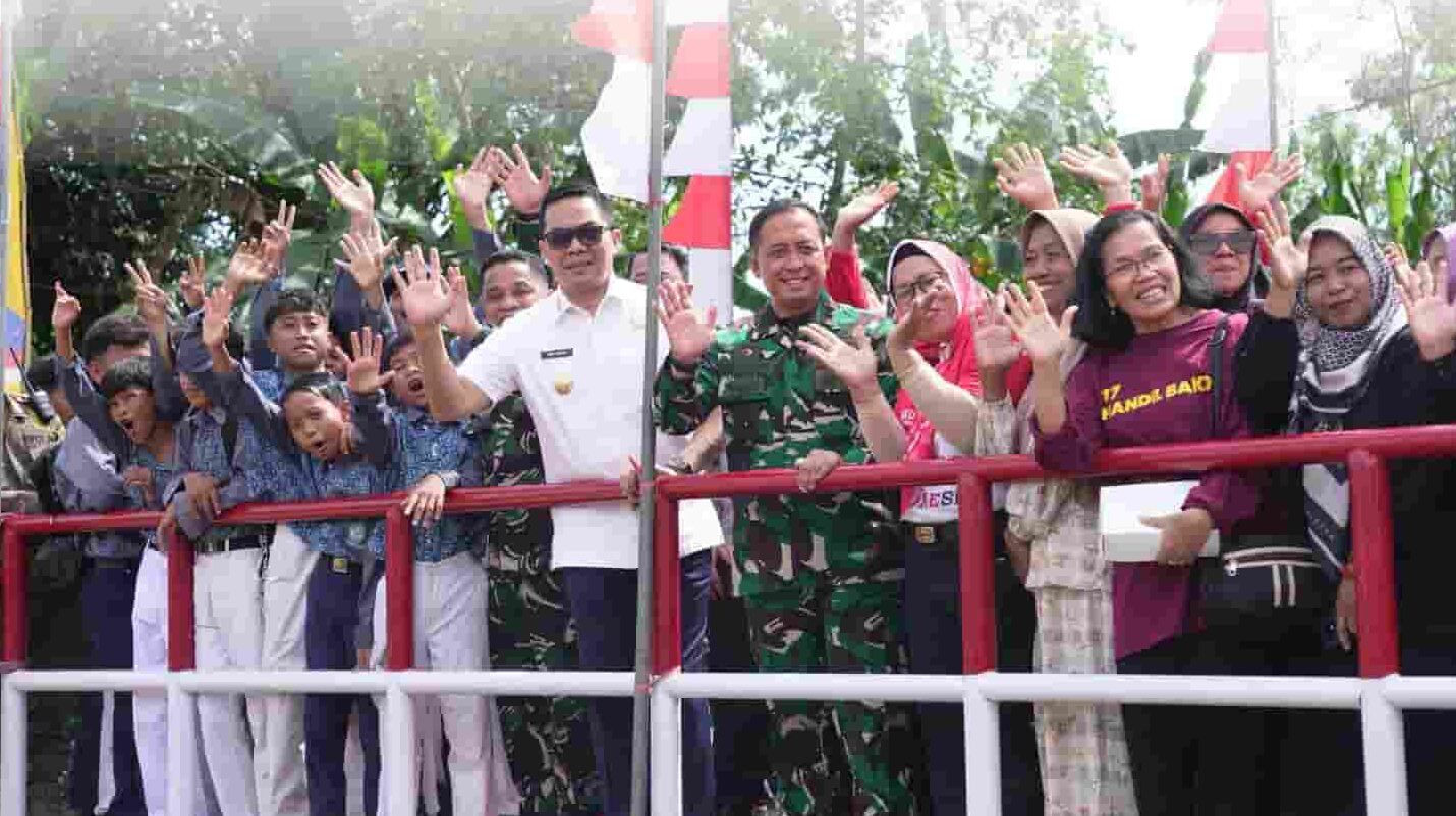 16 Hari Dibangun, Jembatan Garuda Putus Isolasi Warga Handil Bakti