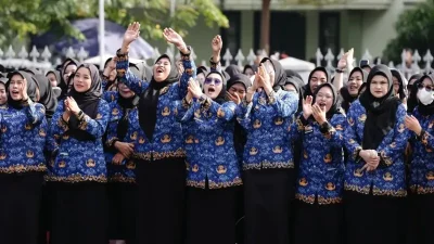 Pemerintah dan DPR Sepakat Beri Kesempatan Guru PPPK untuk Menjadi PNS