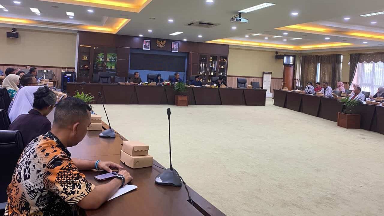 Empat Bulan Belum Cair, Insentif Ribuan Guru Honorer Kukar Masih Menunggu Kejaksaan