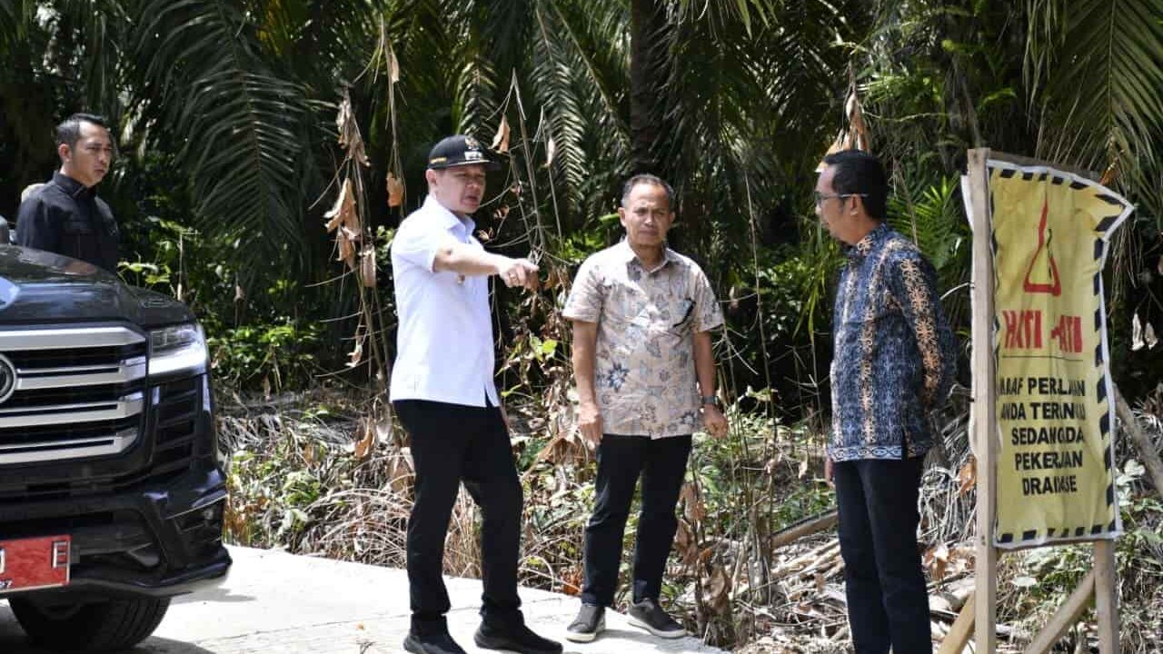 Kunker ke Desa Pasir Mayang, Bupati Paser Pastikan Kondisi Infrastruktur Terjaga Baik