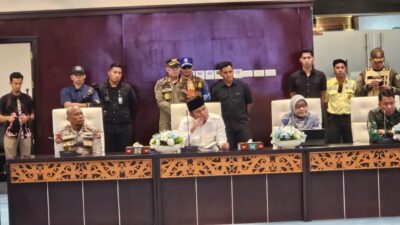 Ratusan Massa Gerakan 215 Kepung Kantor Gubernur Kaltim, Desak Rudy Mas’ud Mundur