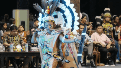 Pembukaan Festival Sempekat 2026 Dimeriahkan Fashion Show Busana Adat Kreasi Anak