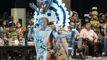 Pembukaan Festival Sempekat 2026 Dimeriahkan Fashion Show Busana Adat Kreasi Anak
