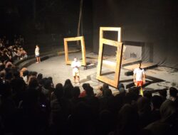 Lewat Panggung Teater “Ibu Negara”, Seniman Kukar Suarakan Keresahan Publik