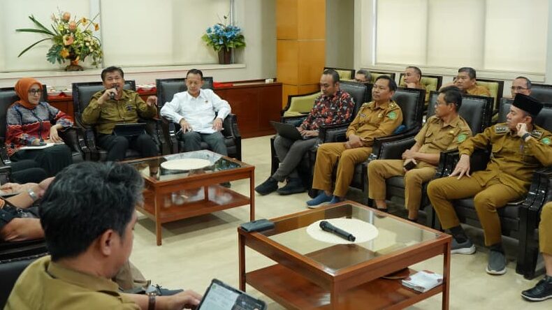 Kemenko PMK Buka Peluang Solusi Konflik Lahan Adat dan Investasi di Kedang Ipil