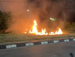 Pembakaran Sampah Nyaris Picu Kebakaran Besar di Sekitar Taman Kota Raja Tenggarong
