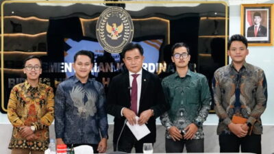 Terima Tuntutan BEM SI, Menko Yusril Pastikan Aspirasi Mahasiswa Dilaporkan ke Presiden