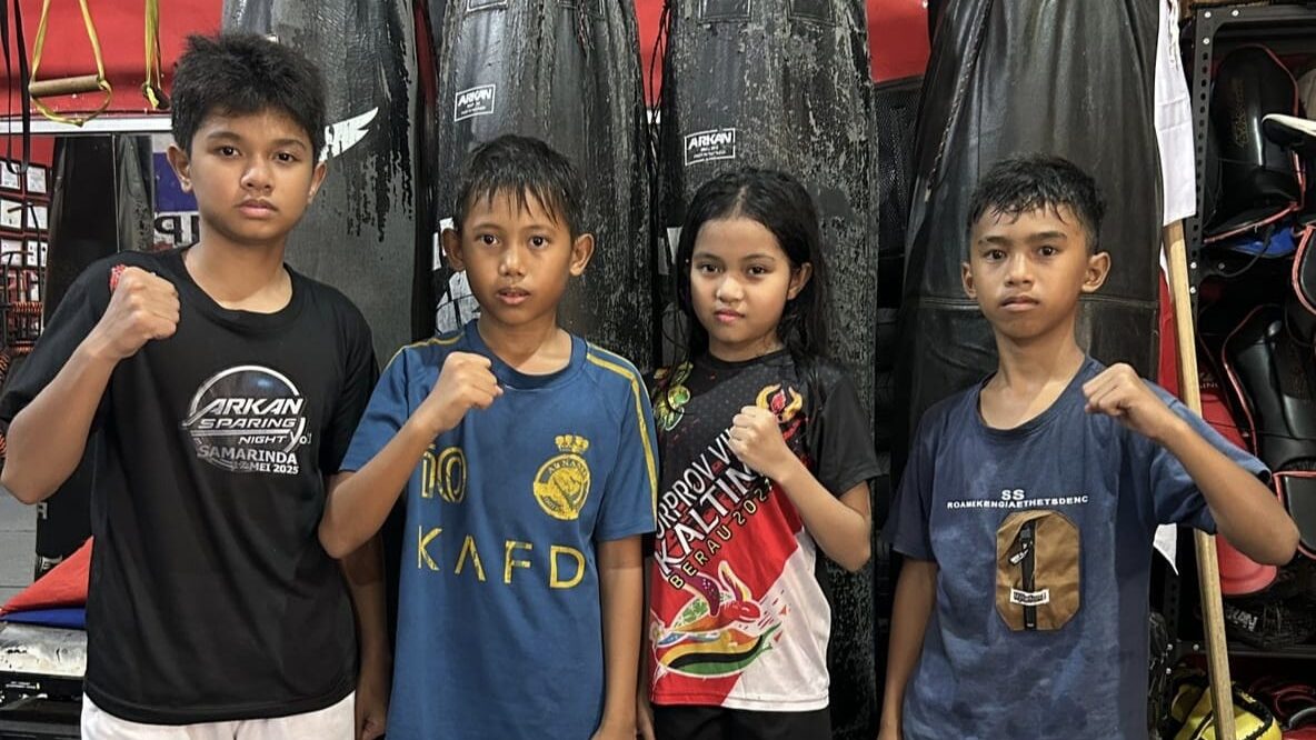 Atlet Cilik Muaythai Kukar Rela Jadi Badut demi Berangkat ke Kejurnas