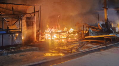 Lima Kios Pasar Muara Jawa Ludes Terbakar, Kerugian Material Capai Ratusan Juta
