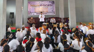 Ketua DPRD Kukar Terima Aspirasi Mahasiswa Saat PKKMB UNIKARTA 2026
