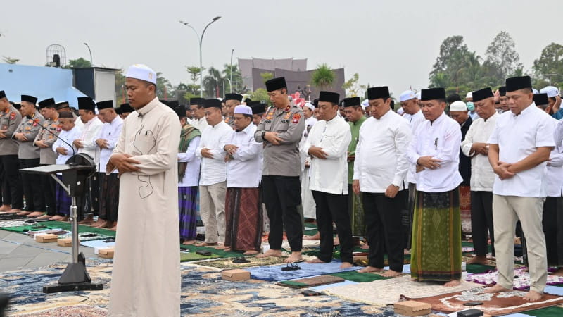 Kalteng Dilanda Kemarau dan Karhutla, Pemprov Bersama Ribuan Warga Gelar Salat Istisqa