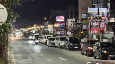 Jam Isi Pertalite Resmi Diubah, Pengendara di Balikpapan Terpaksa Begadang Demi BBM