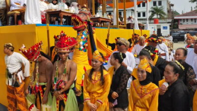 Ngulur Naga dan Belimbur Jadi Puncak Perayaan Festival Erau Adat Kutai 2026