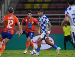Tiga Gol dalam 10 Menit Terakhir Bawa Persib Berbalik Menang di Kandang Port FC